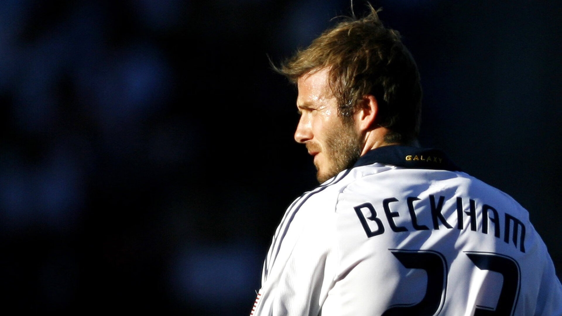 国际热身赛中国队逆袭 球员精神令人动容，足球国际热身赛